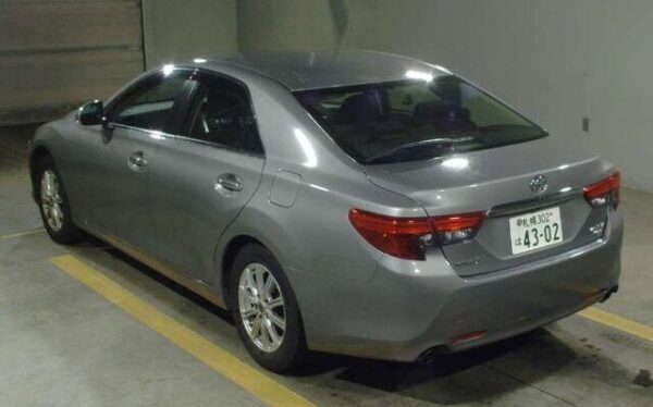 TOYOTA MARK X - Image 2