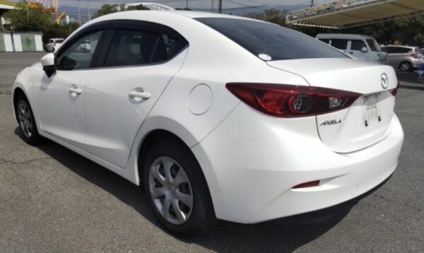 2017 Mazda Axela - Image 5